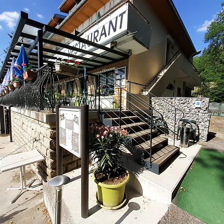 Hotel Restaurant La Chaumiere Du Lac Клерво-ле-Лак Екстериор снимка