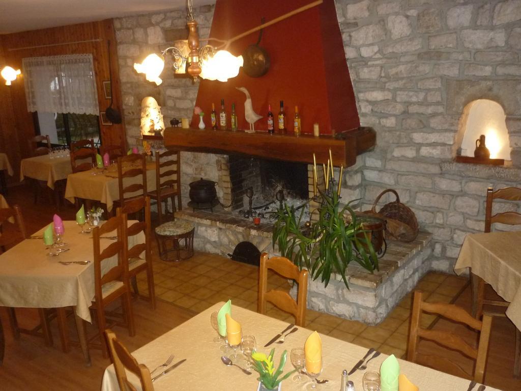 Hotel Restaurant La Chaumiere Du Lac Клерво-ле-Лак Екстериор снимка